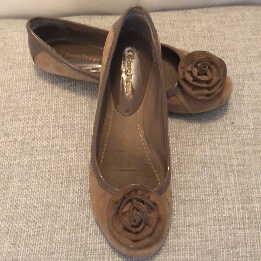 Women’s Bare Traps slip on shoes